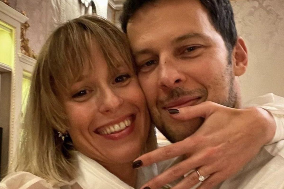 Federica Pellegrini e Matteo Giunta, la casa a Verona: il salotto essenziale, la piscina privata e la cameretta Federica Pellegrini e Matteo Giunta