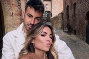 Stephan El Shaarawy e Ludovica Pagani, la casa a Genova: la piscina con vista sul mare, il salotto ampio e moderno Stephan El Shaarawy Ludovica Pagani