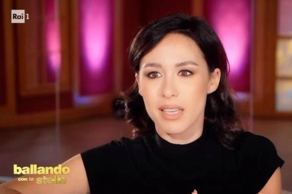 Aurora Ramazzotti, la nuova casa: la scelta della villetta con giardino, la zona living enorme e il diktat fondamentale Aurora Ramazzotti